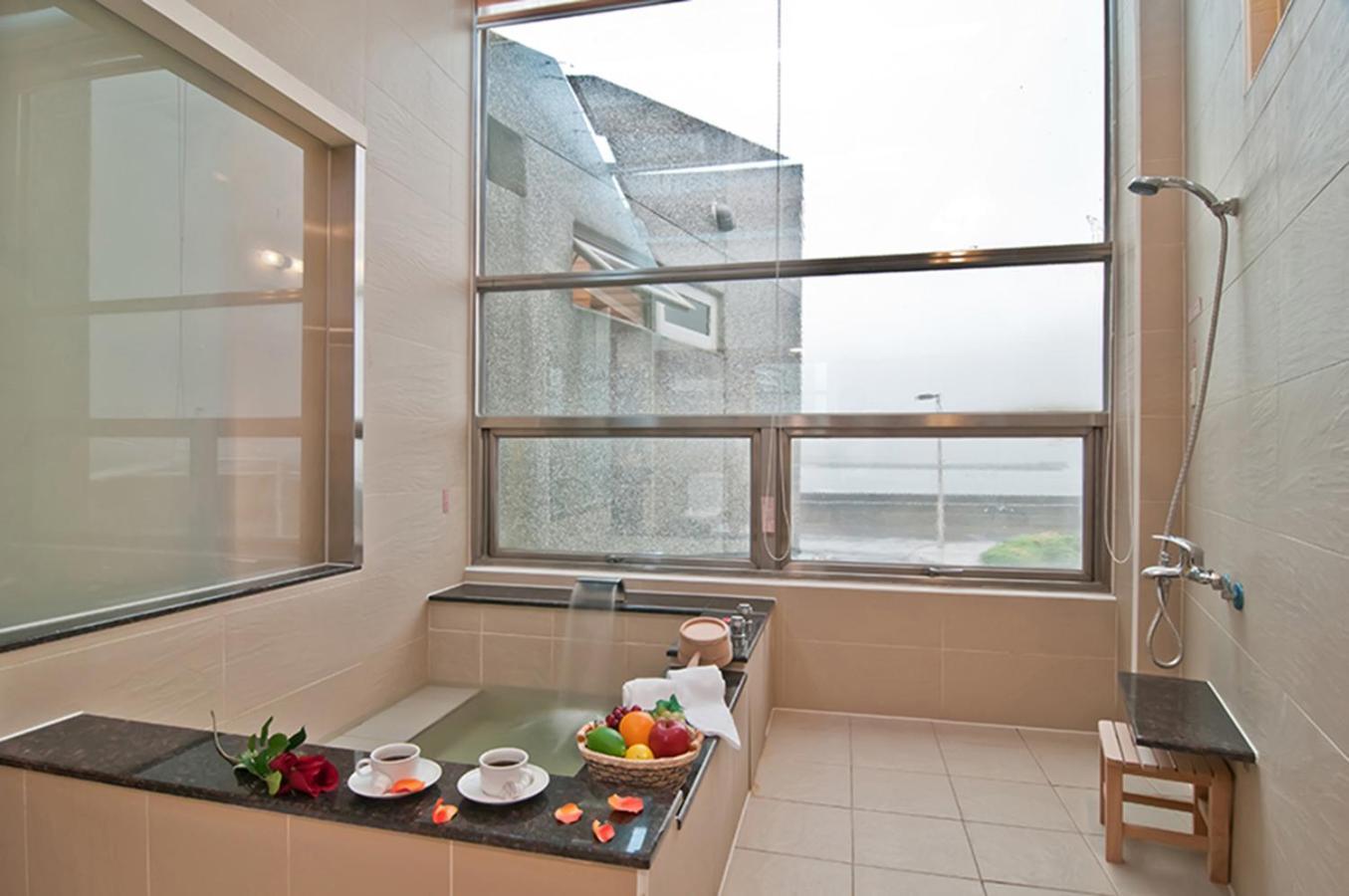 Jinshan Sakura Bay Hot Spring Hotel Buitenkant foto