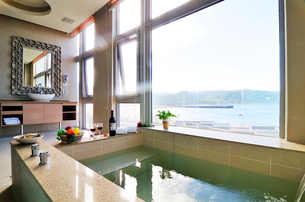 Jinshan Sakura Bay Hot Spring Hotel Buitenkant foto